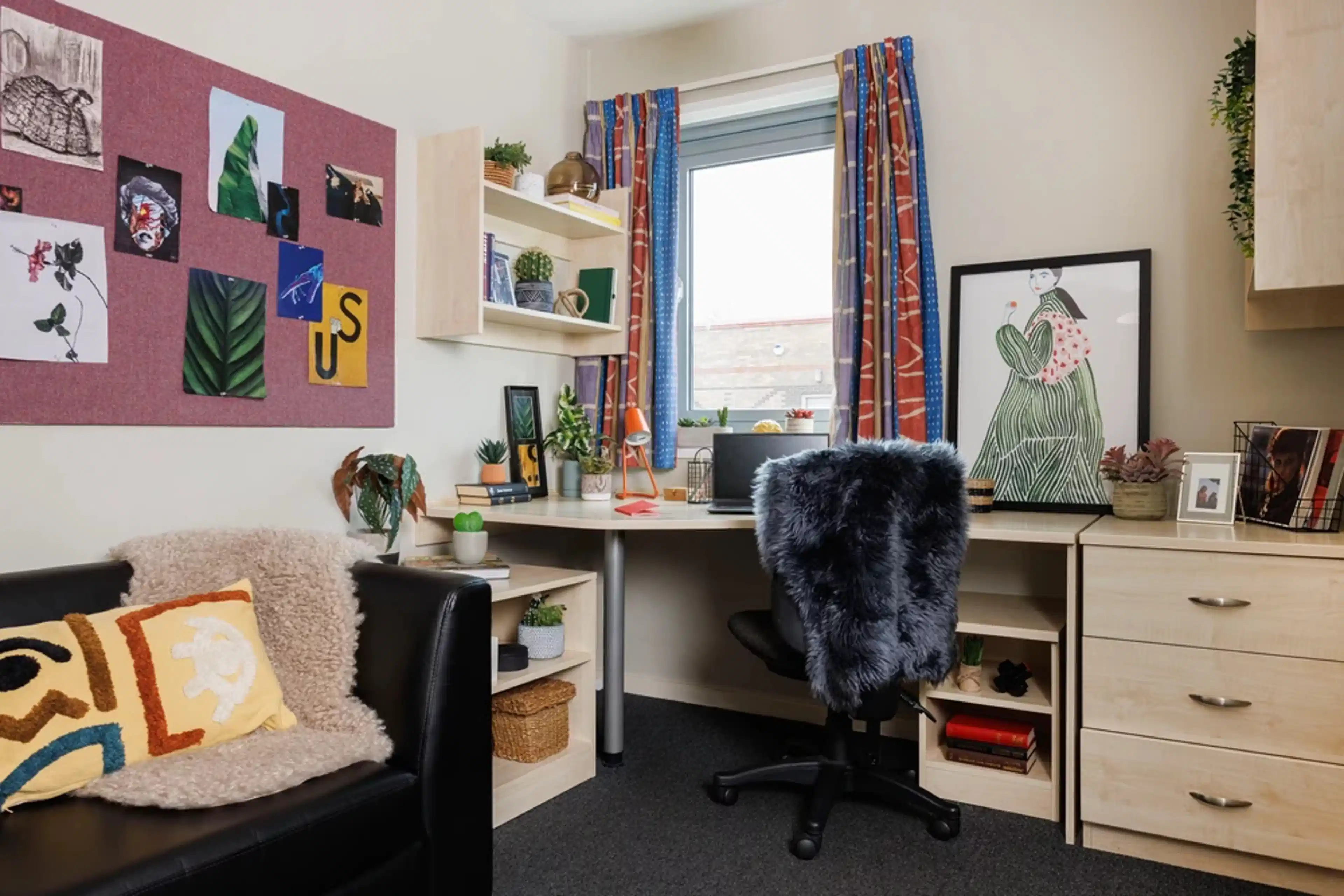 Common Area?w=400&h=260&fit=crop&q=40&auto=format&trim=auto