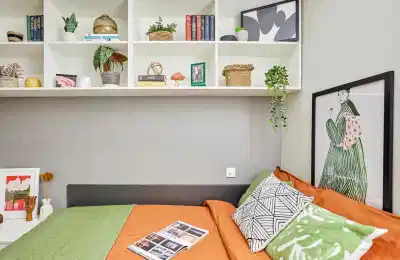 Common Area?w=400&h=260&fit=crop&q=40&auto=format&trim=auto