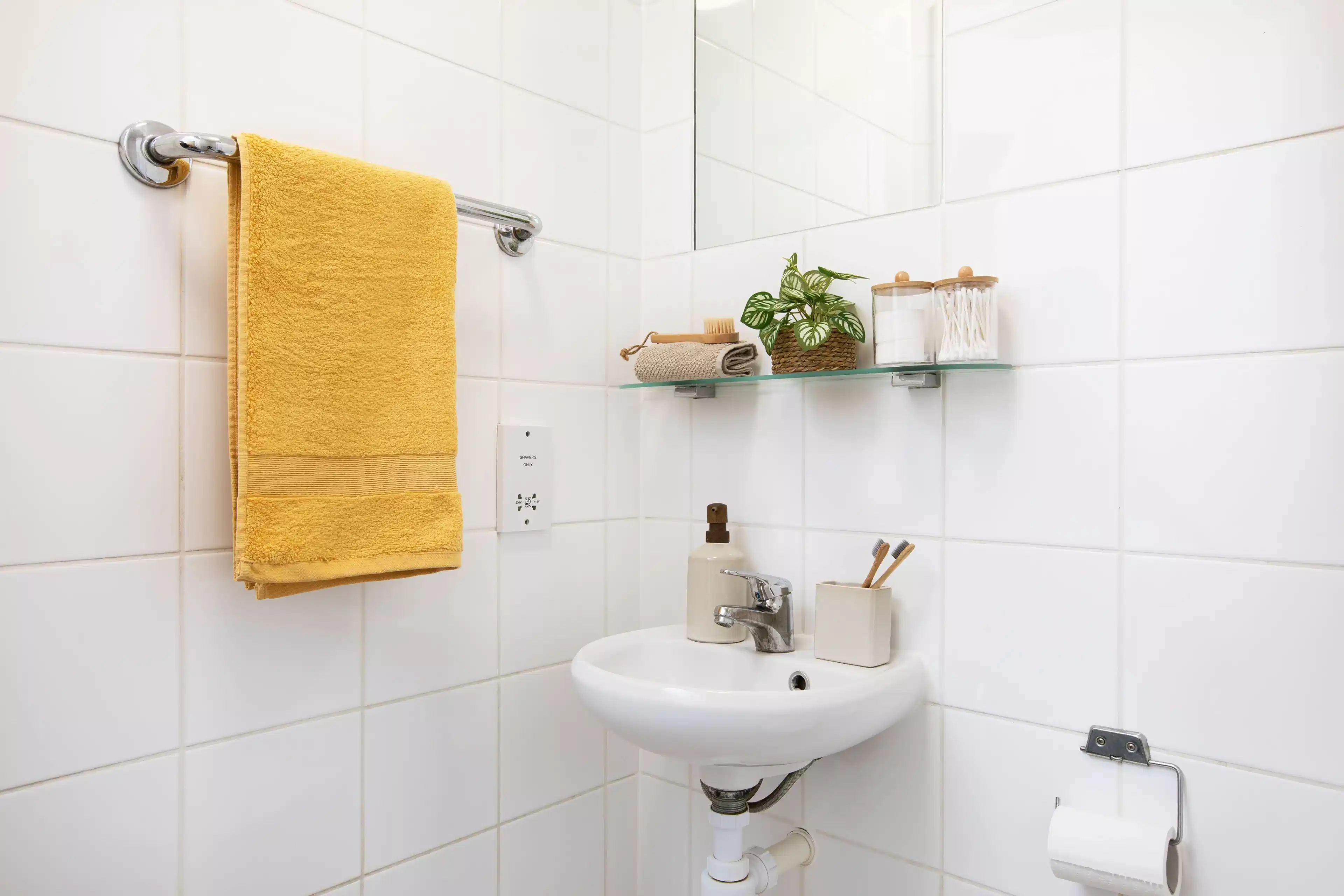 Amenities?w=400&h=260&fit=crop&q=40&auto=format&trim=auto