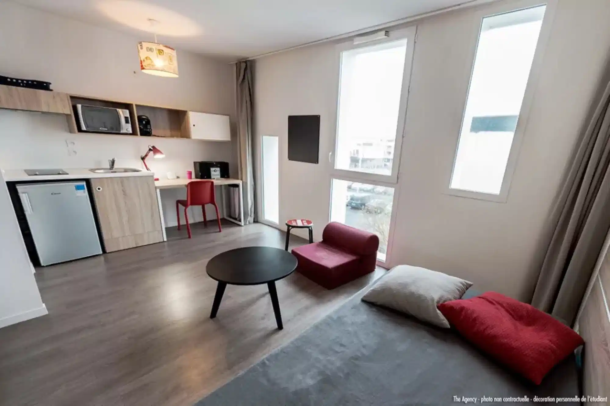 Amenities?w=400&h=260&fit=crop&q=40&auto=format&trim=auto