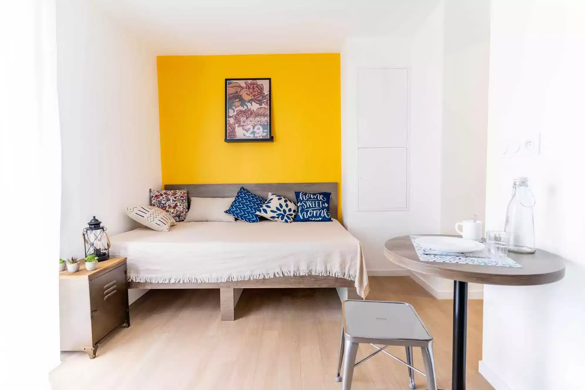 Common Area?w=400&h=260&fit=crop&q=40&auto=format&trim=auto