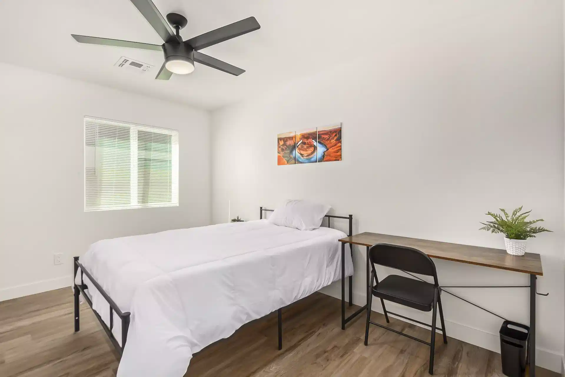 PDP 85303, Glendale - Glendale, Arizona, United States - #24511: Room in 10 Bed 3 Bath - Bedroom