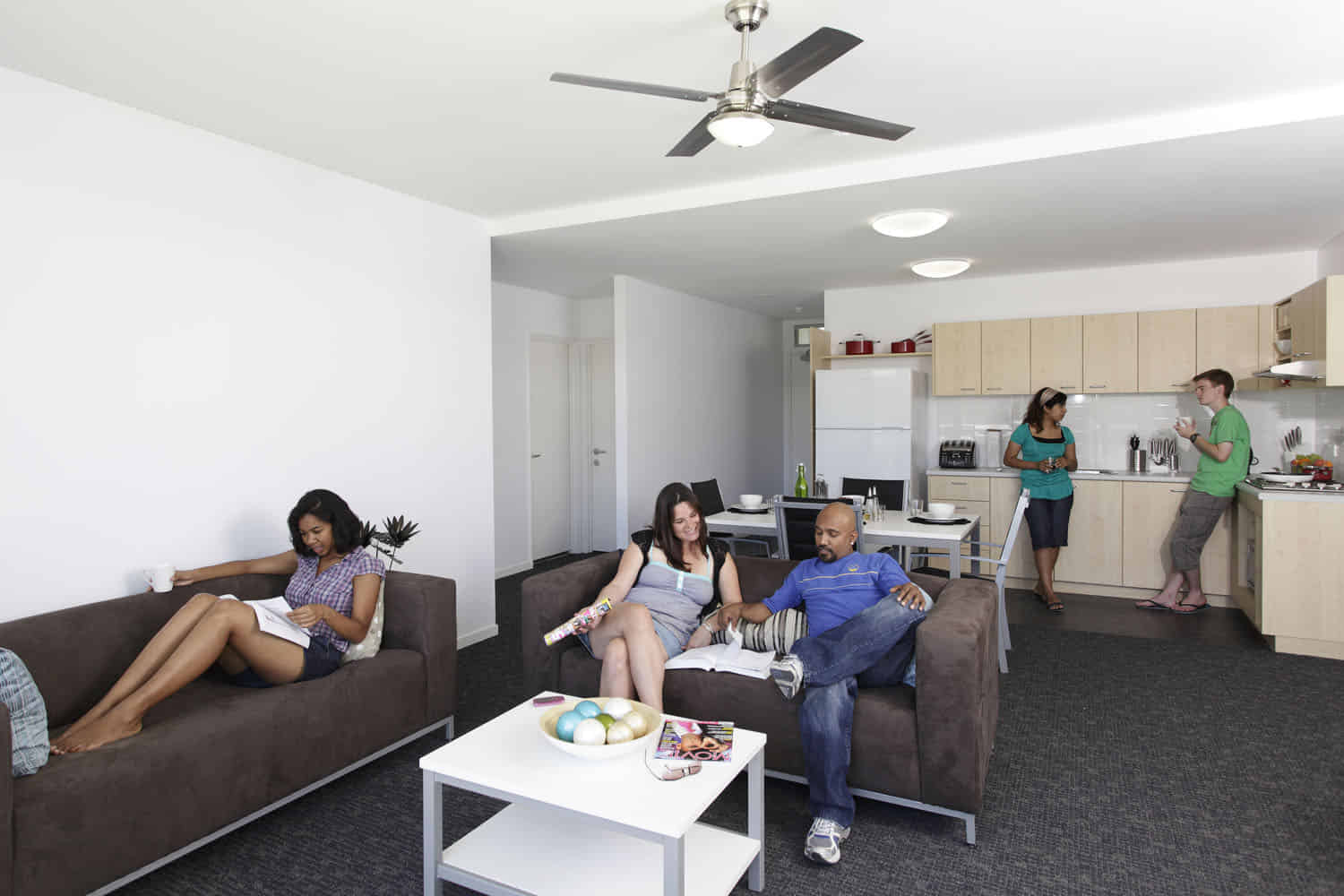 Exterior?w=400&h=260&fit=crop&q=40&auto=format&trim=auto