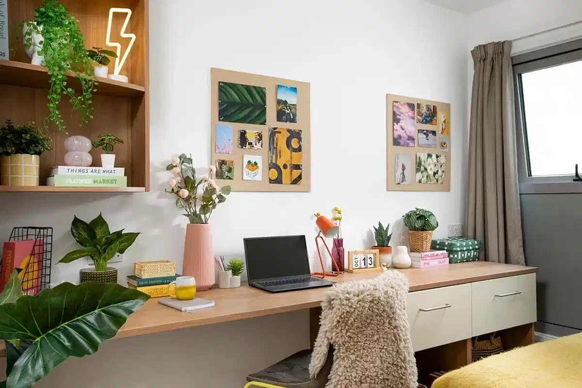 Amenities?w=400&h=260&fit=crop&q=40&auto=format&trim=auto