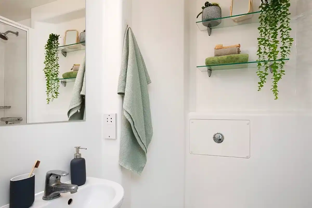 Common Area?w=400&h=260&fit=crop&q=40&auto=format&trim=auto