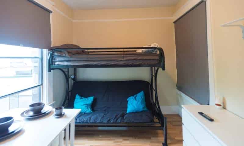 room_8__100sq_ft_2_t_0iRY8-800x480?w=400&h=260&fit=crop&q=40&auto=format&trim=auto
