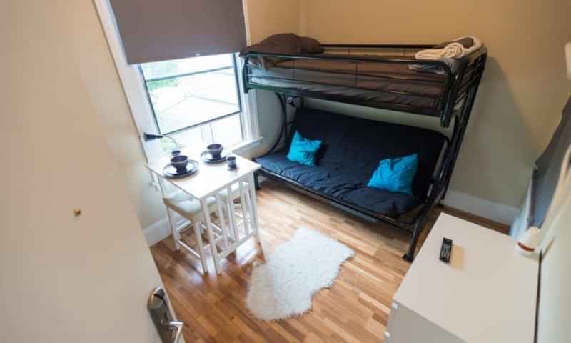 Kitchen?w=400&h=260&fit=crop&q=40&auto=format&trim=auto