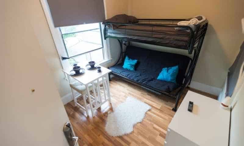 Kitchen?w=400&h=260&fit=crop&q=40&auto=format&trim=auto