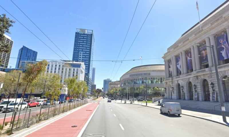 Exterior?w=400&h=260&fit=crop&q=40&auto=format&trim=auto