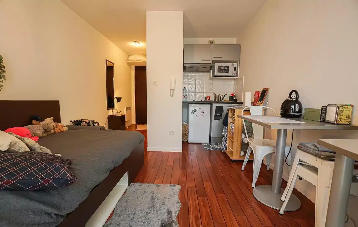 Amenities?w=400&h=260&fit=crop&q=40&auto=format&trim=auto