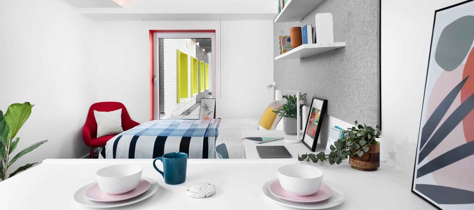 Kitchen?w=400&h=260&fit=crop&q=40&auto=format&trim=auto