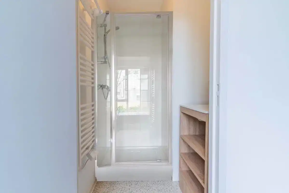 Common Area?w=400&h=260&fit=crop&q=40&auto=format&trim=auto