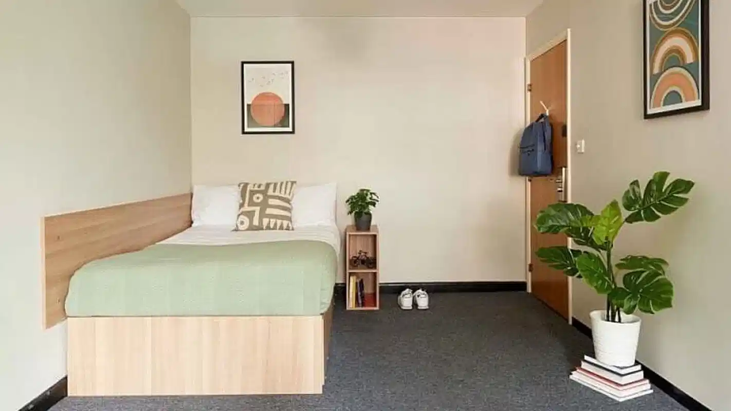 Transom House, Bristol - Bristol, England, United Kingdom - Silver Ensuite - Bedroom