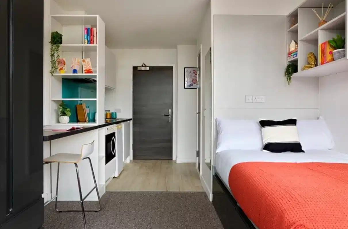 Amenities?w=400&h=260&fit=crop&q=40&auto=format&trim=auto