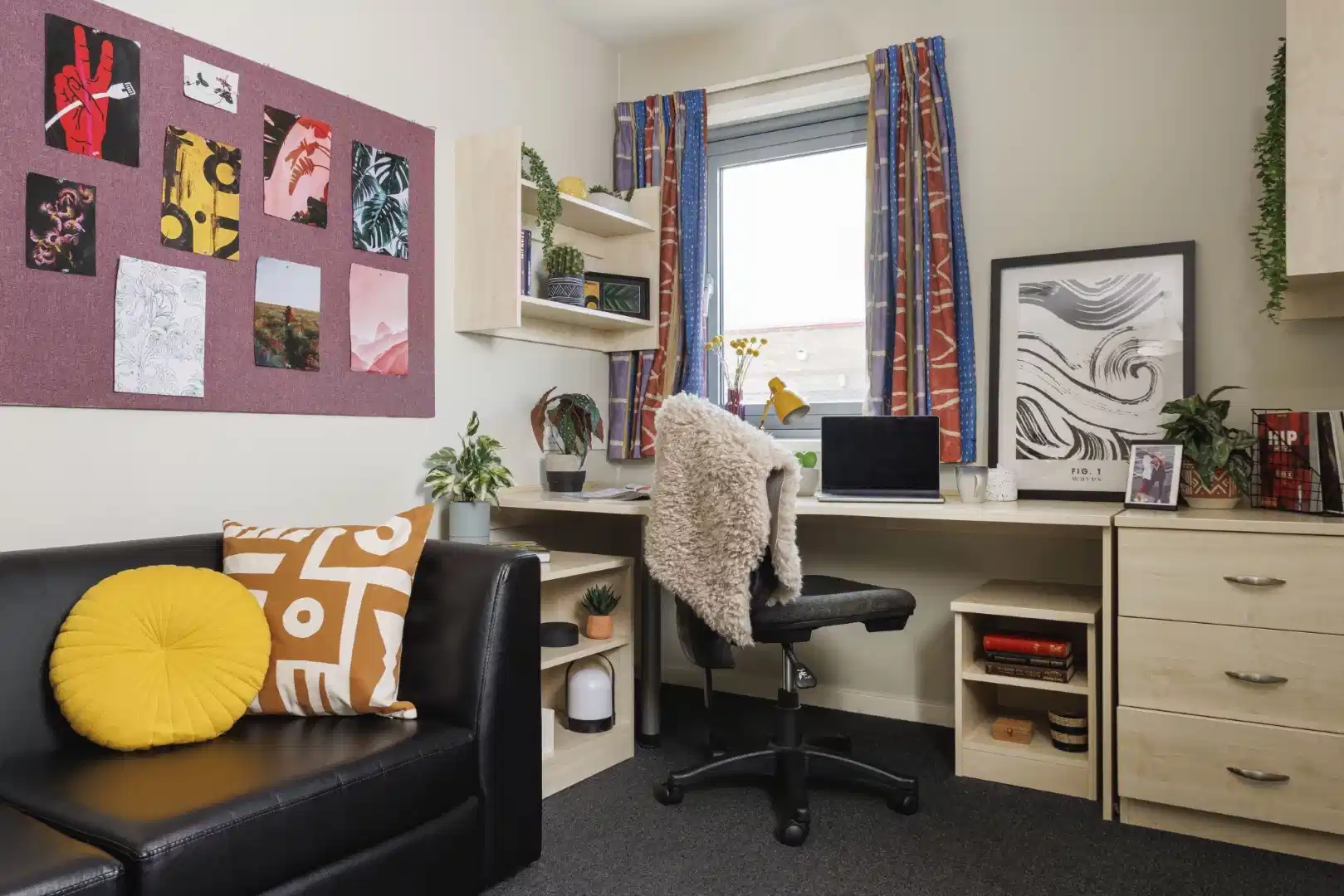 Exterior?w=400&h=260&fit=crop&q=40&auto=format&trim=auto