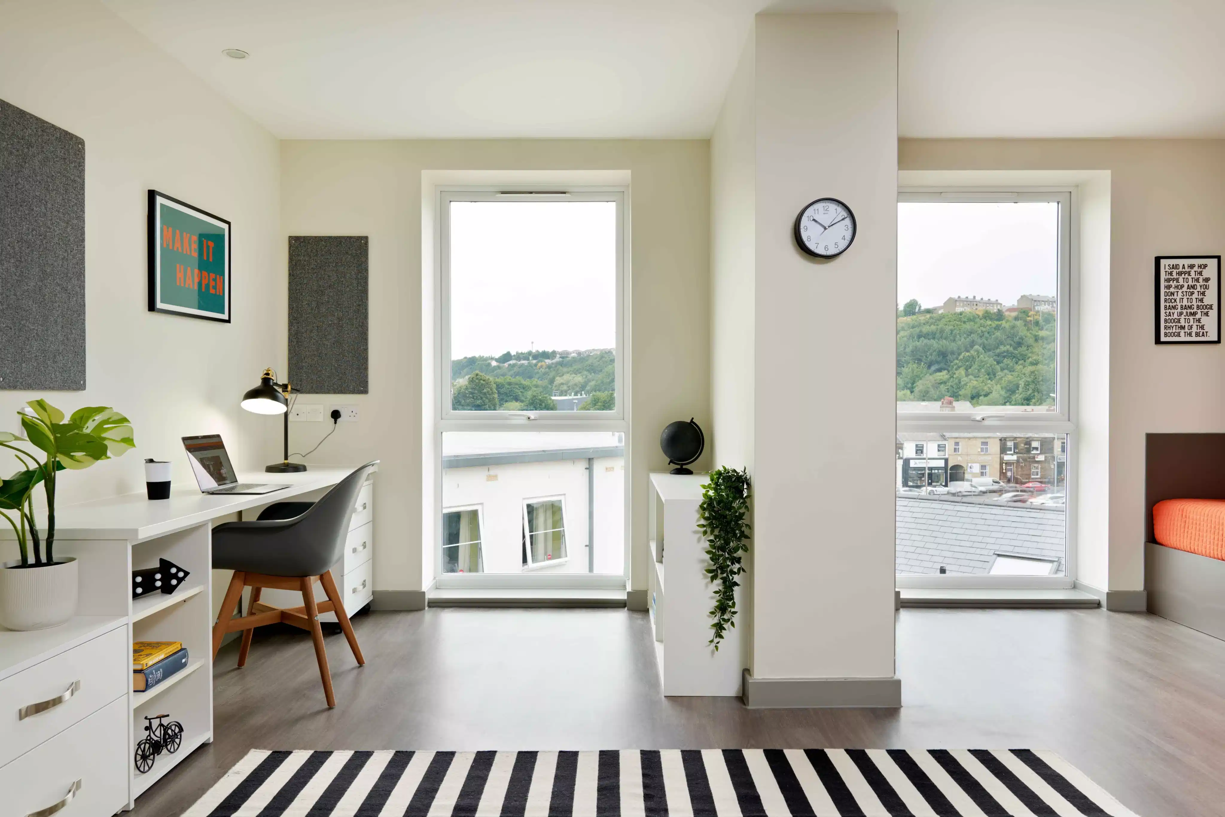 Amenities?w=400&h=260&fit=crop&q=40&auto=format&trim=auto