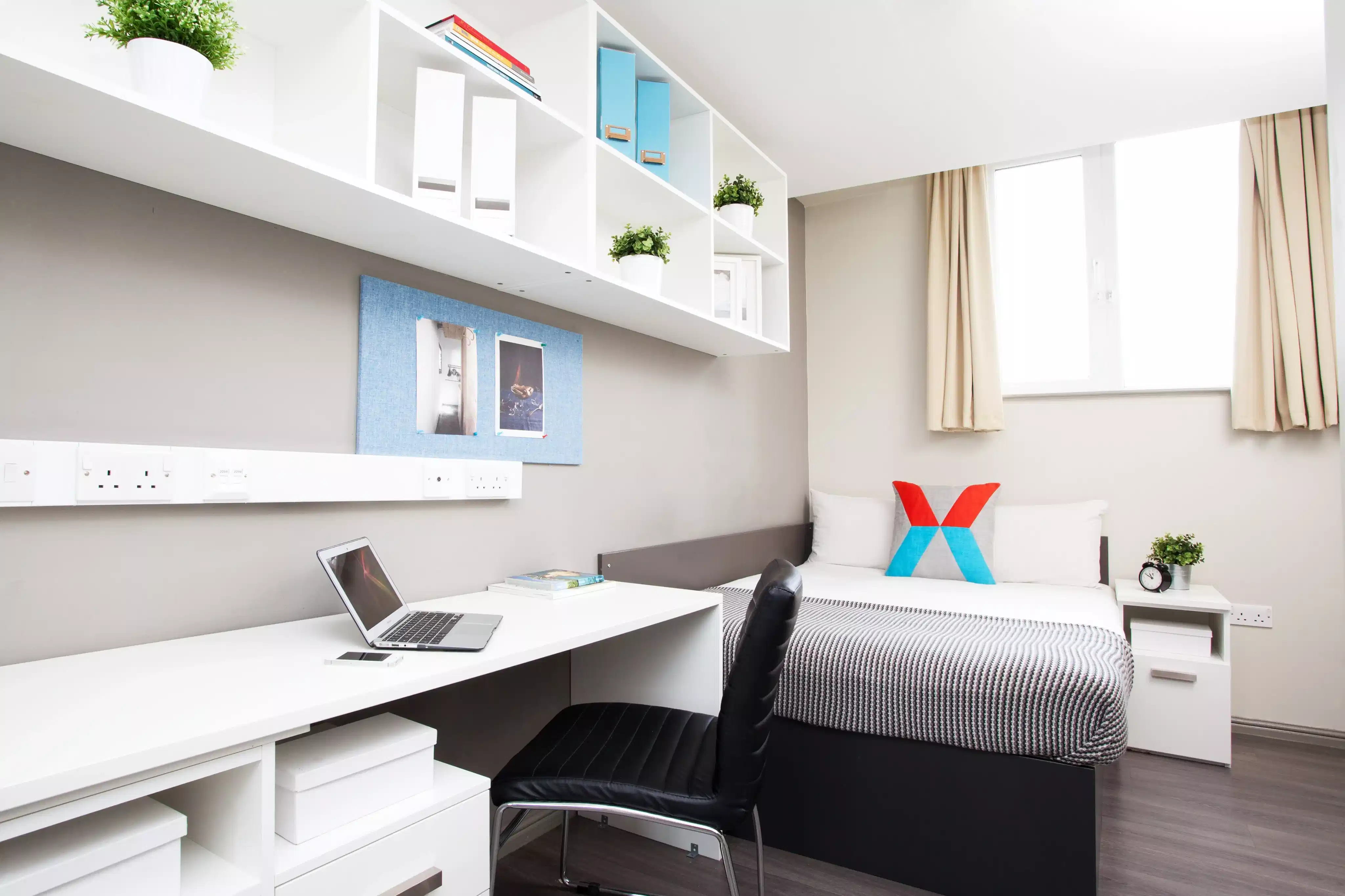 Kitchen?w=400&h=260&fit=crop&q=40&auto=format&trim=auto