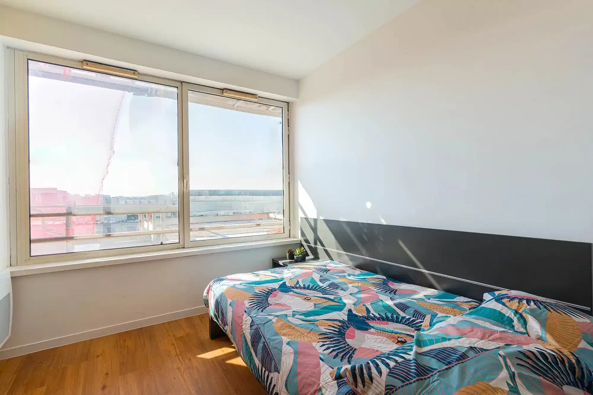 Studio - Bathroom?w=400&h=260&fit=crop&q=40&auto=format&trim=auto