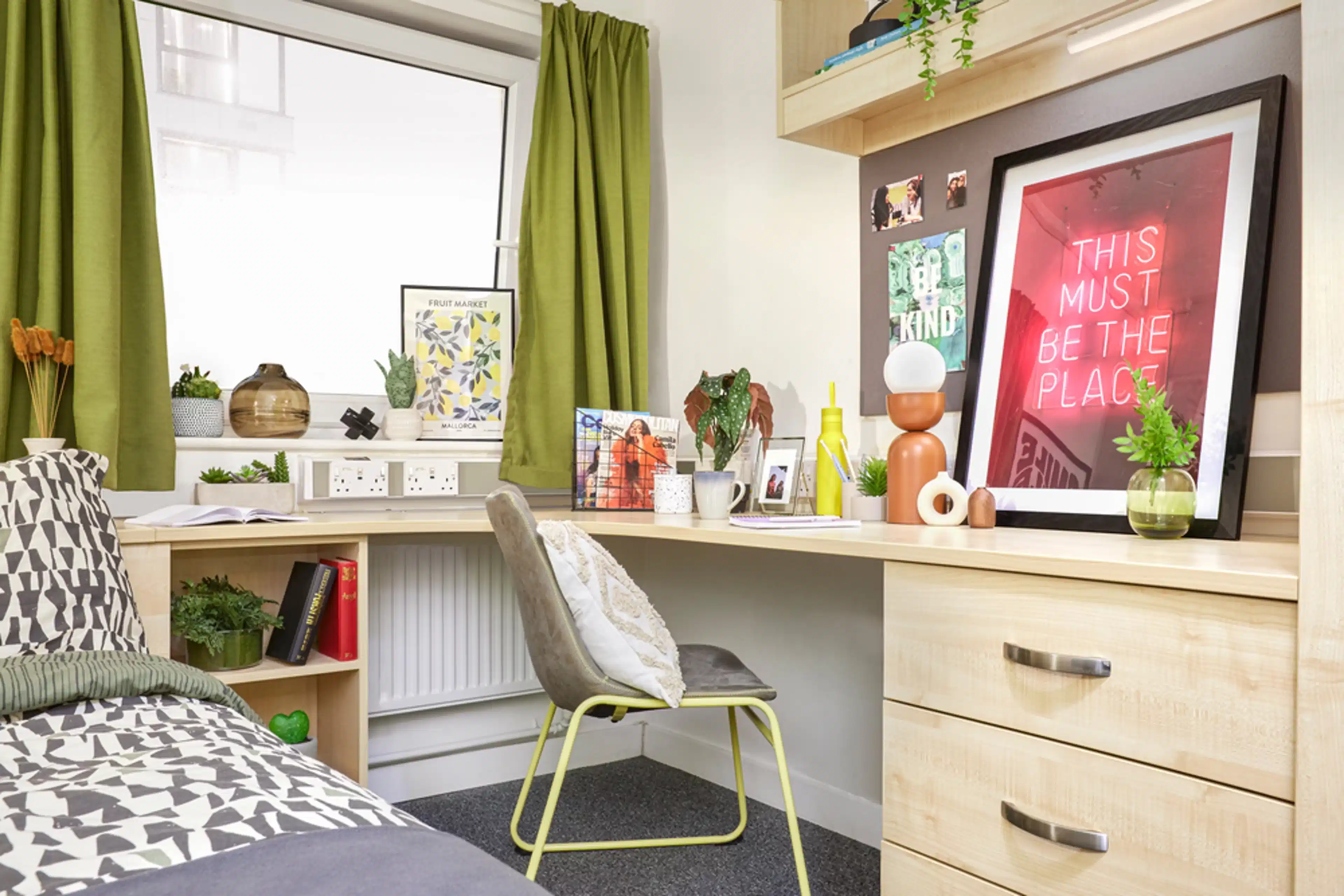 Amenities?w=400&h=260&fit=crop&q=40&auto=format&trim=auto