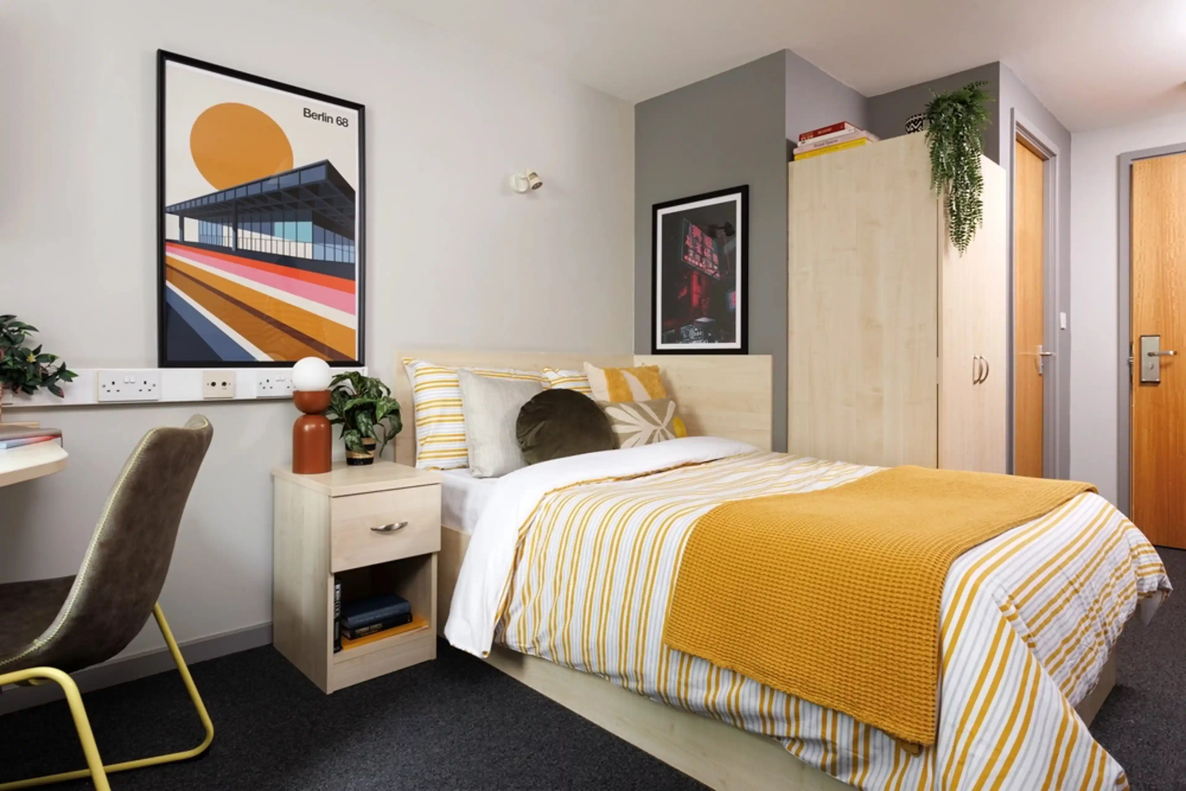 Common Area?w=400&h=260&fit=crop&q=40&auto=format&trim=auto