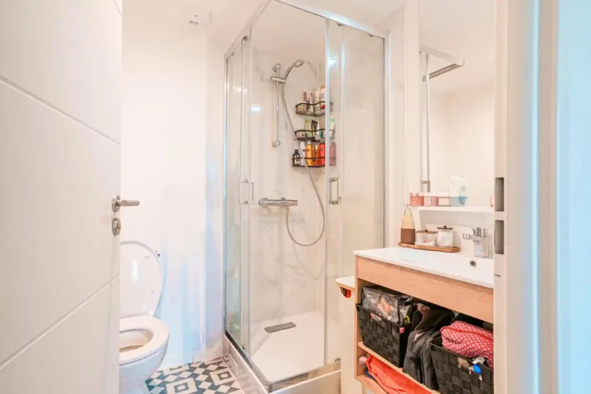 Common Area?w=400&h=260&fit=crop&q=40&auto=format&trim=auto