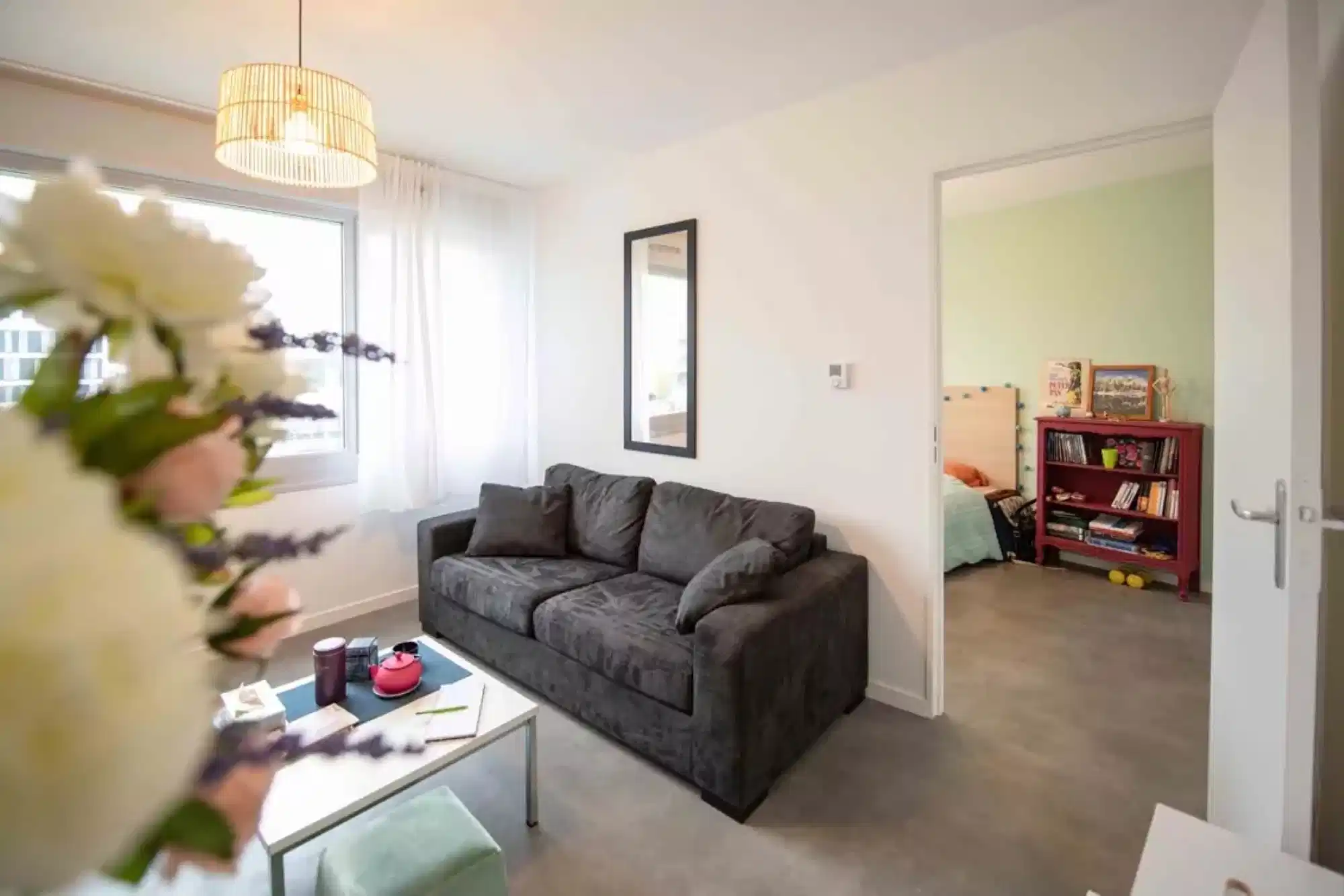 Common Area?w=400&h=260&fit=crop&q=40&auto=format&trim=auto