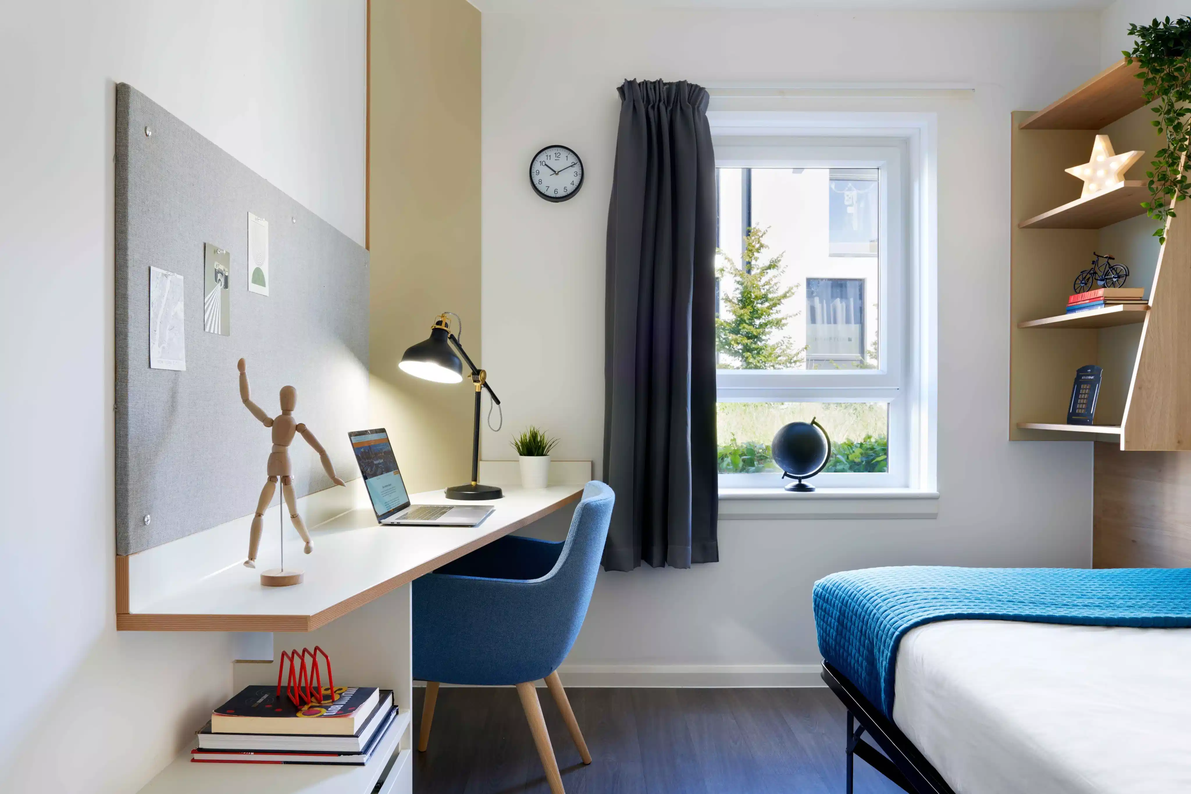 Common Area?w=400&h=260&fit=crop&q=40&auto=format&trim=auto