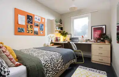 Common Area?w=400&h=260&fit=crop&q=40&auto=format&trim=auto