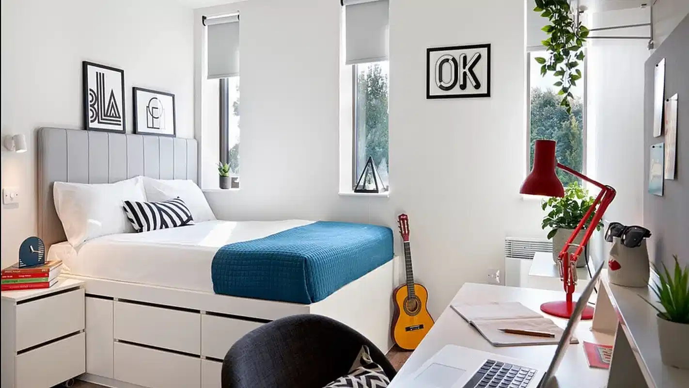 Common Area?w=400&h=260&fit=crop&q=40&auto=format&trim=auto