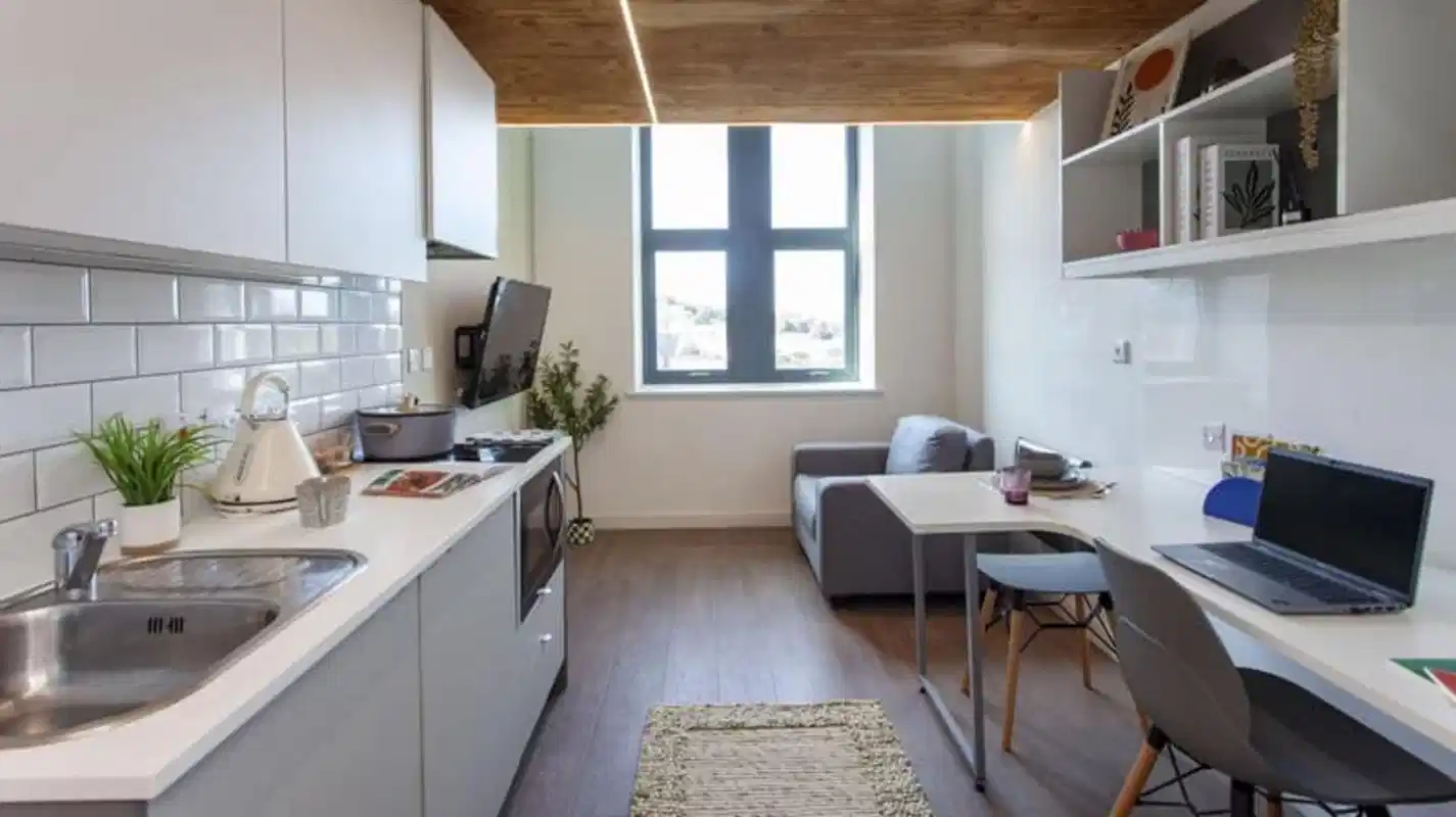 Amenities?w=400&h=260&fit=crop&q=40&auto=format&trim=auto