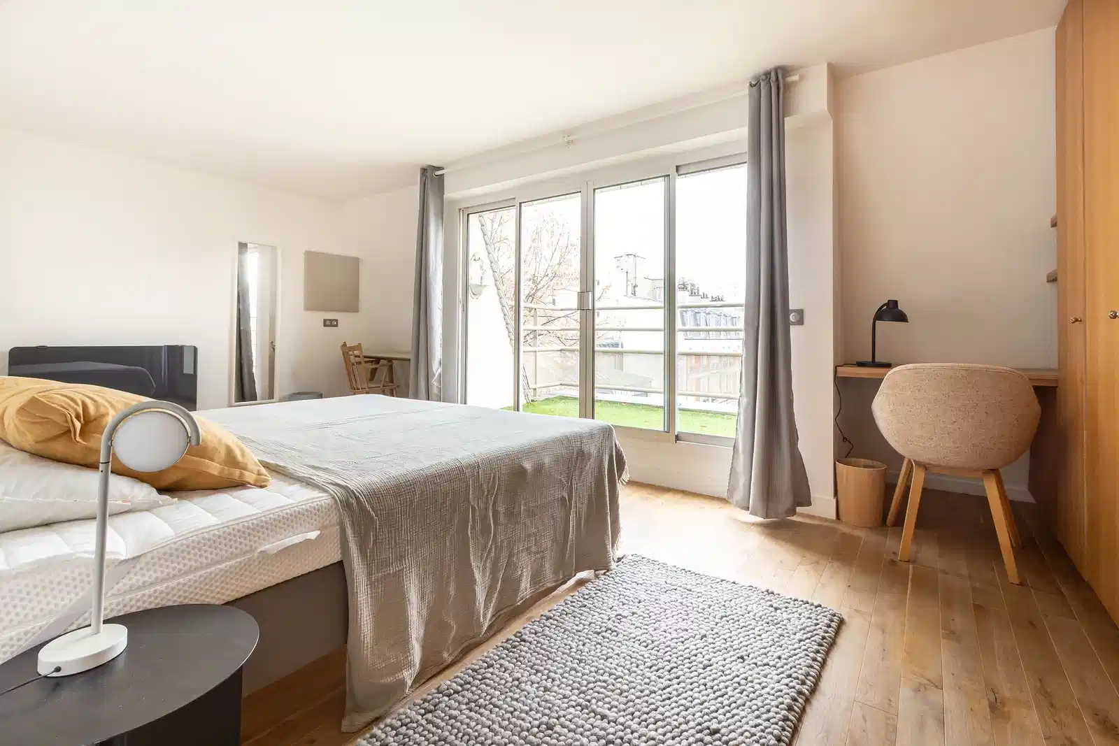 Brassens Room 6