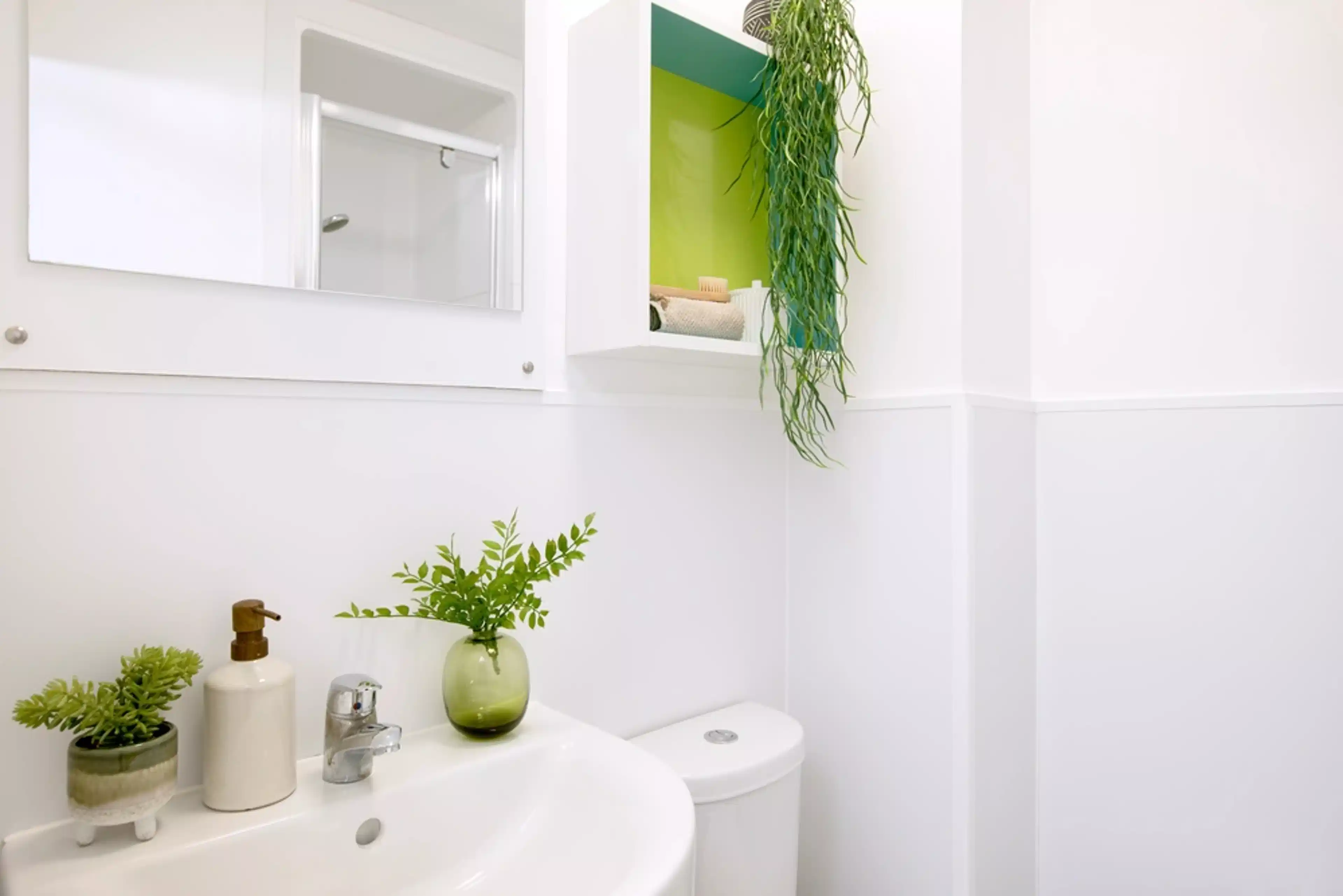 Exterior?w=400&h=260&fit=crop&q=40&auto=format&trim=auto