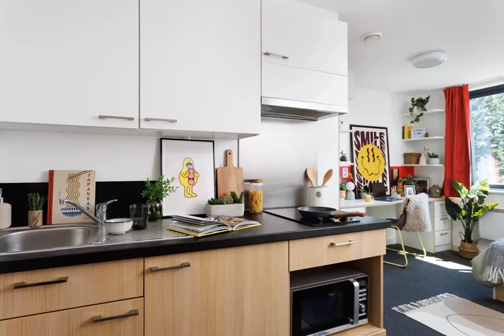 Common Area?w=400&h=260&fit=crop&q=40&auto=format&trim=auto