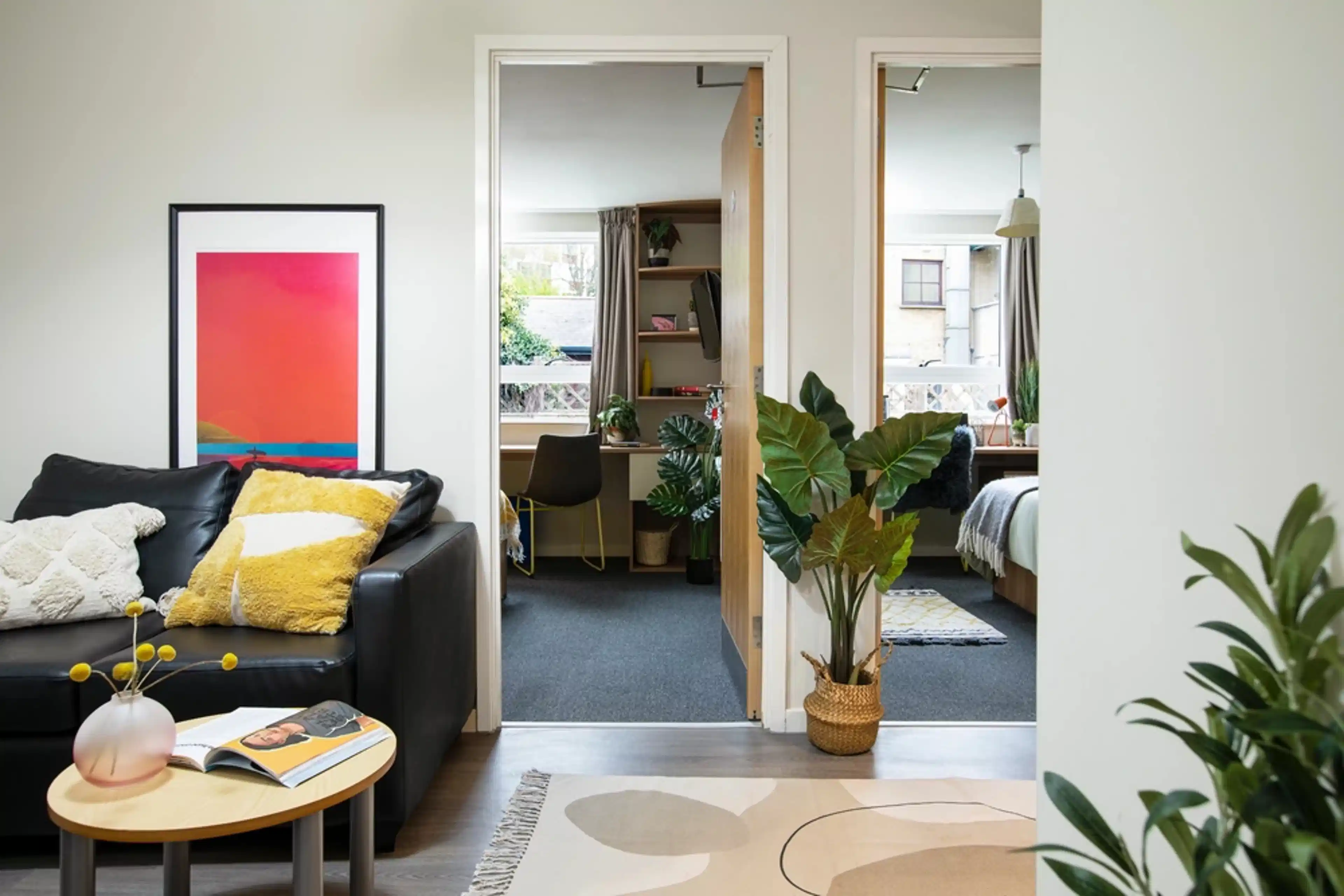 Common Area?w=400&h=260&fit=crop&q=40&auto=format&trim=auto