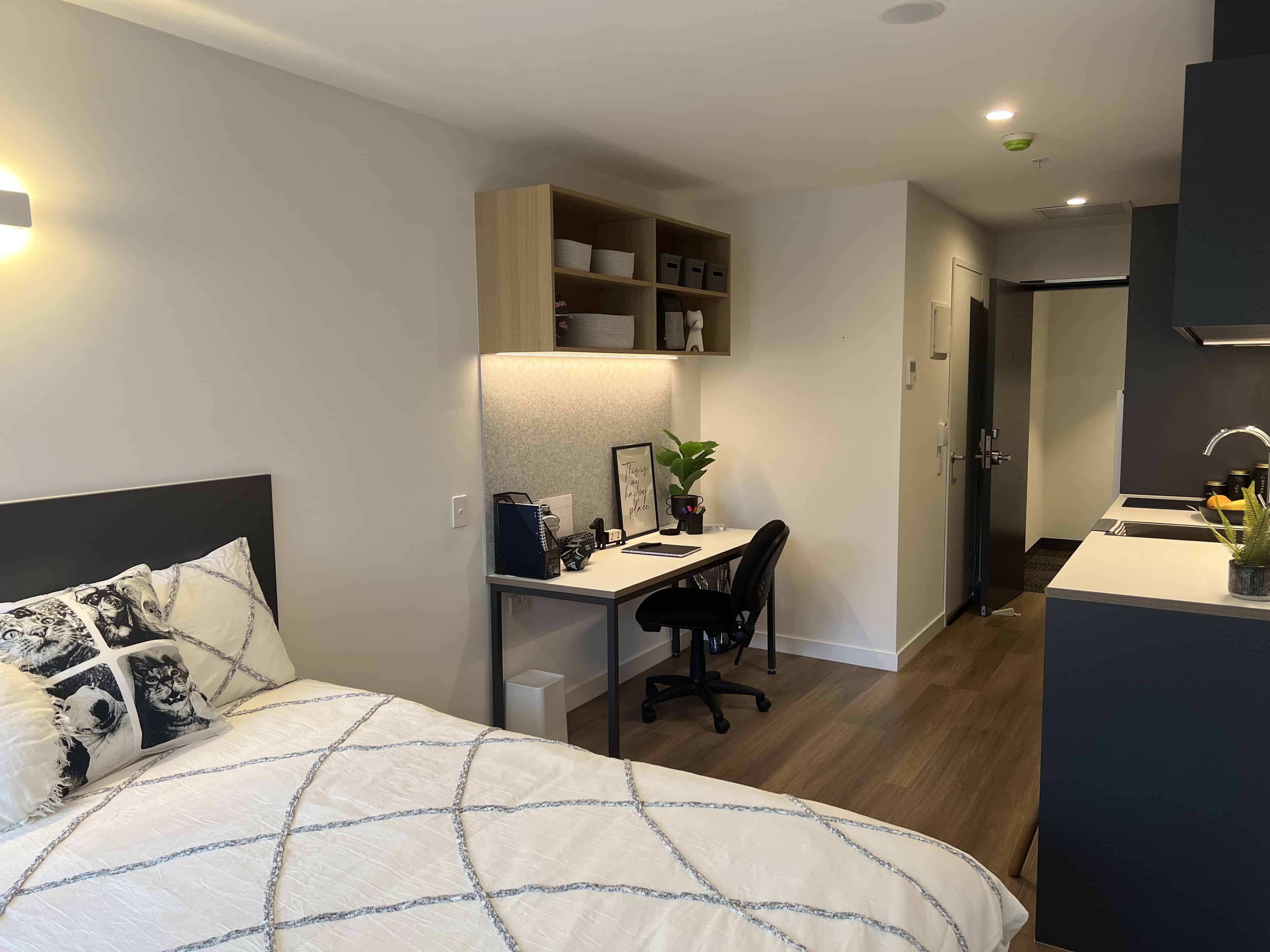 Amenities?w=400&h=260&fit=crop&q=40&auto=format&trim=auto