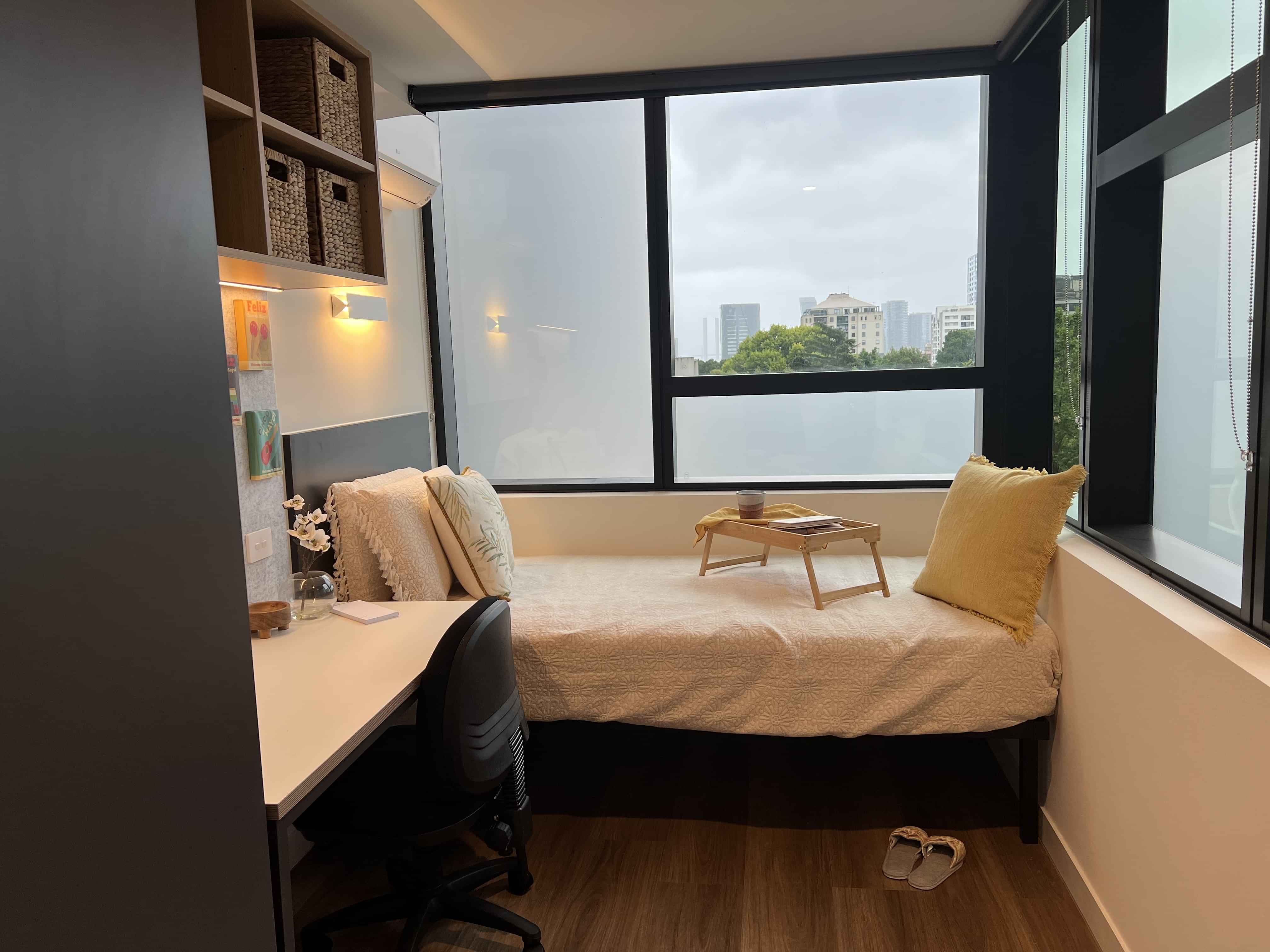 Amenities?w=400&h=260&fit=crop&q=40&auto=format&trim=auto