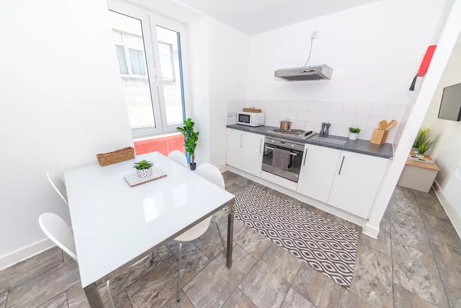 Kitchen?w=400&h=260&fit=crop&q=40&auto=format&trim=auto