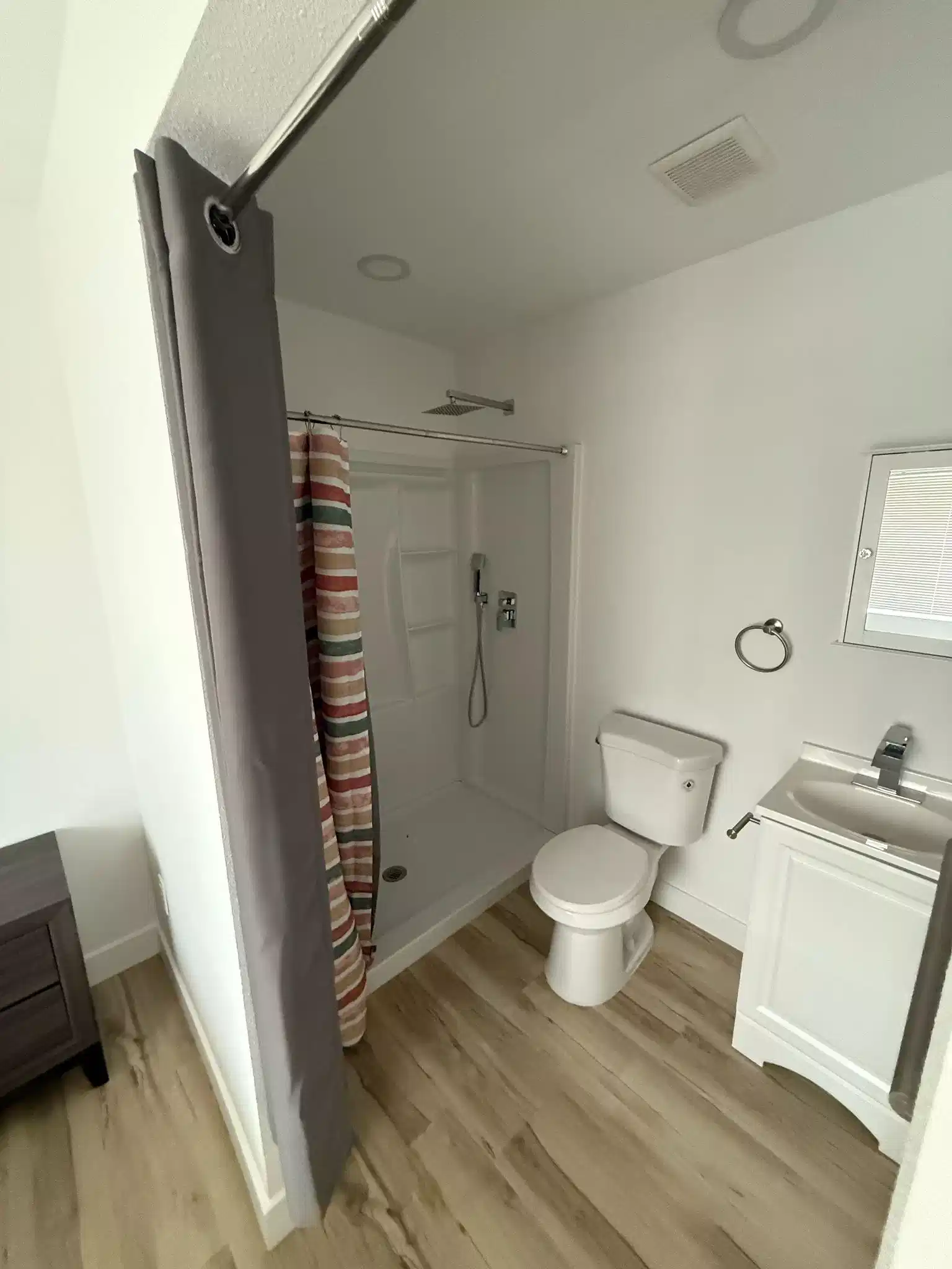 PDP 85017, Phoenix - Phoenix, Arizona, United States - #38165: Room in 9 Bed 9 Bath - Bathroom