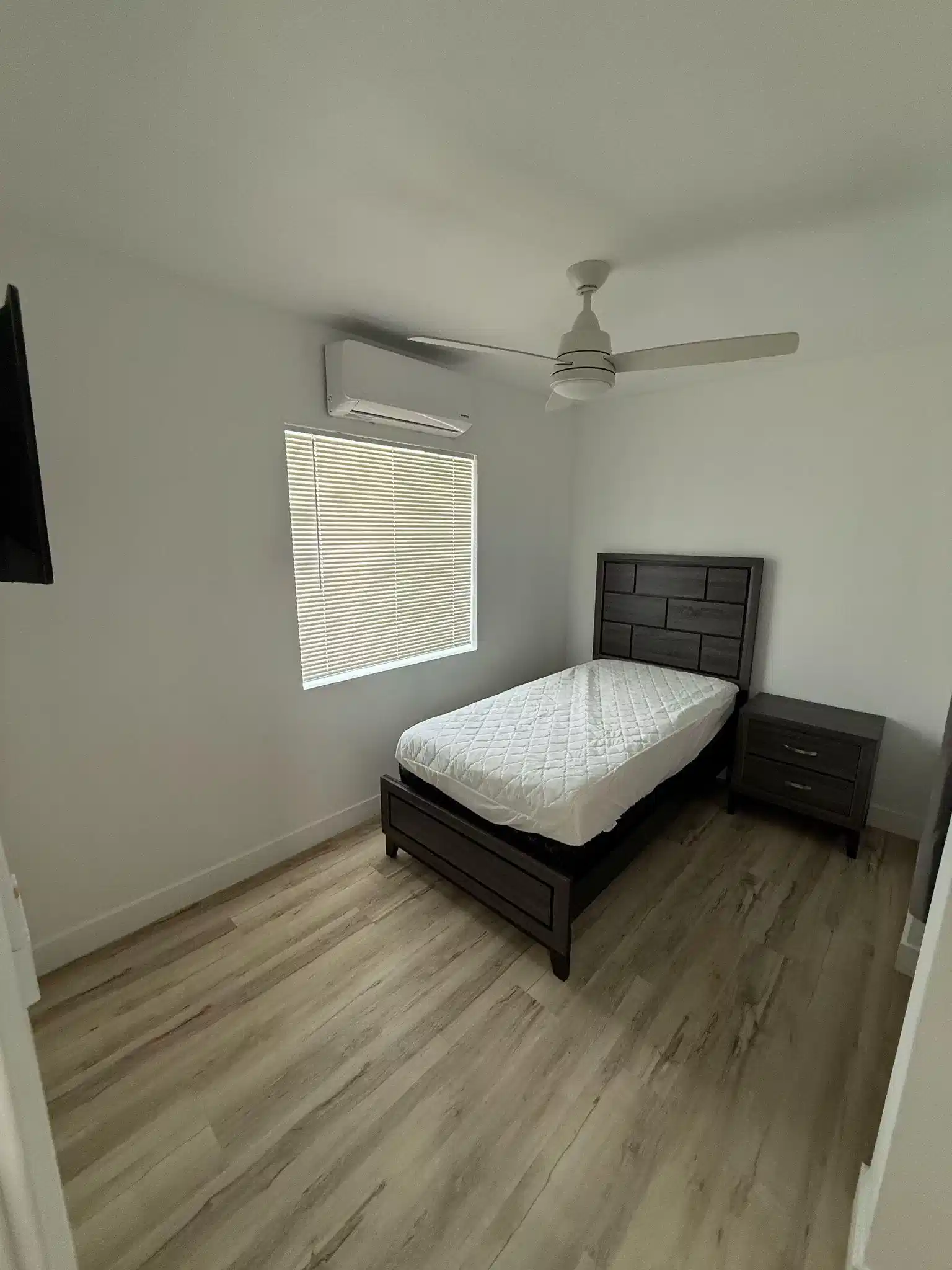 PDP 85017, Phoenix - Phoenix, Arizona, United States - #38165: Room in 9 Bed 9 Bath - Bedroom