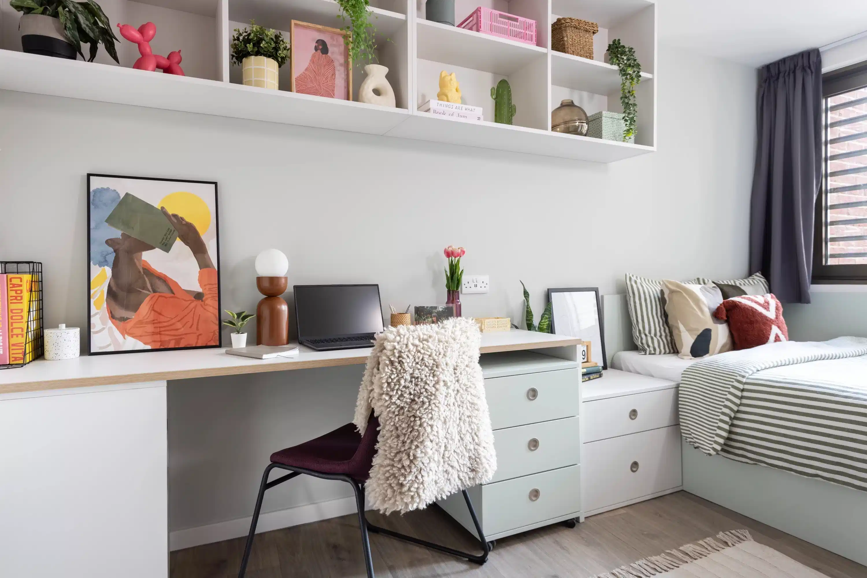 Amenities?w=400&h=260&fit=crop&q=40&auto=format&trim=auto