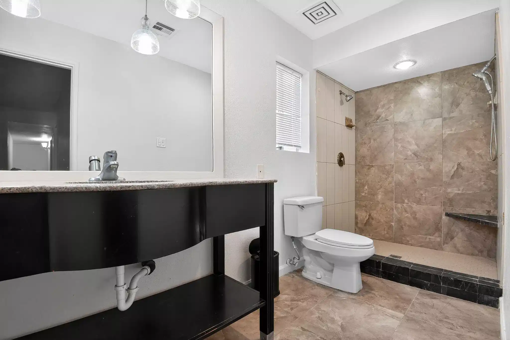 PDP 85053, Phoenix - Phoenix, Arizona, United States - #70199: Room in 7 Bed 2 Bath - Bathroom