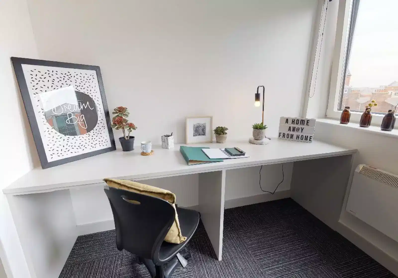 Amenities?w=400&h=260&fit=crop&q=40&auto=format&trim=auto