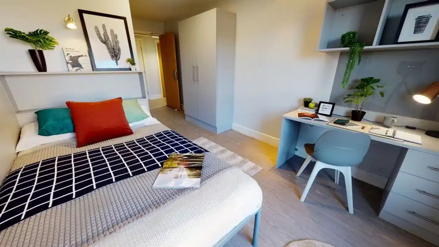 Silver En Suite