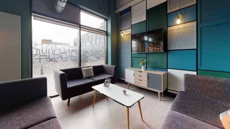 Common Area?w=400&h=260&fit=crop&q=40&auto=format&trim=auto