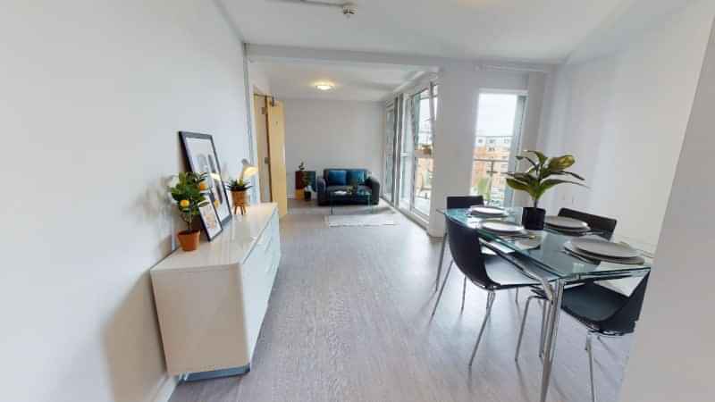 Common Area?w=400&h=260&fit=crop&q=40&auto=format&trim=auto