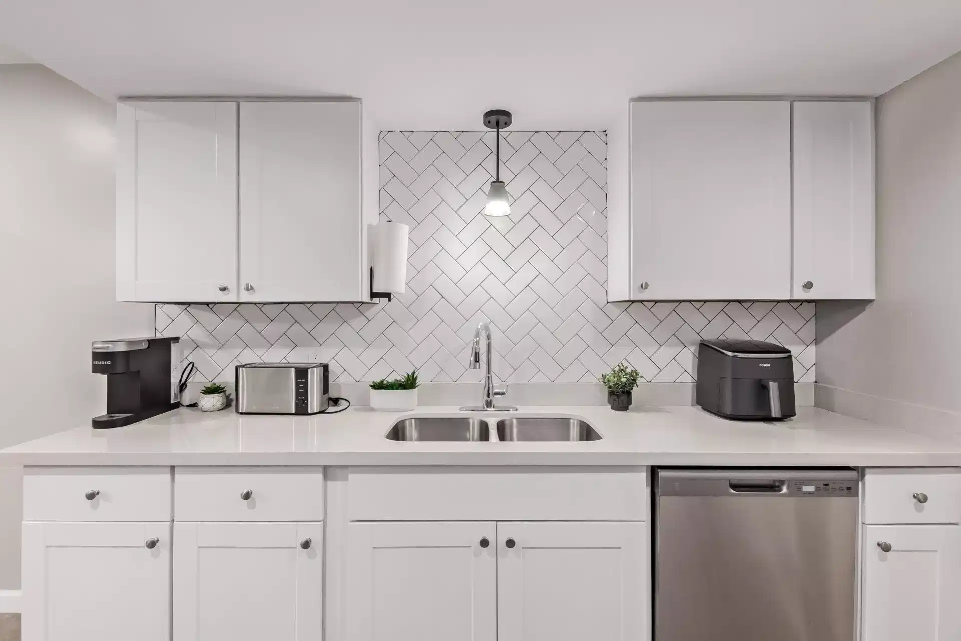 #38884: Room in 9 Bed 3 Bath - Bathroom?w=400&h=260&fit=crop&q=40&auto=format&trim=auto