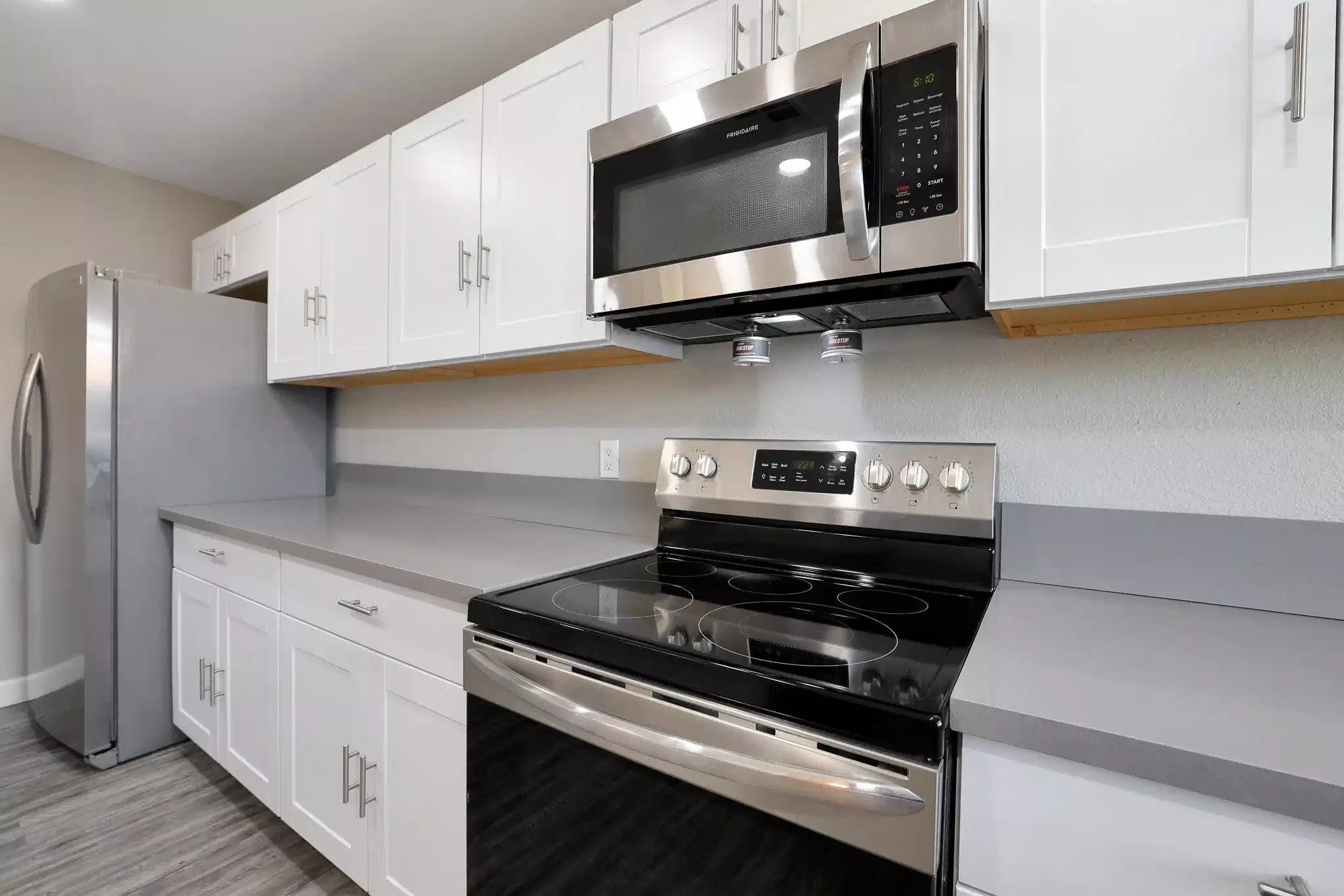 Exterior?w=400&h=260&fit=crop&q=40&auto=format&trim=auto