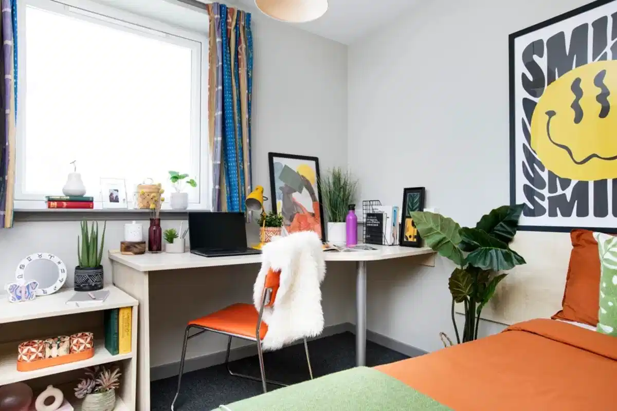 Amenities?w=400&h=260&fit=crop&q=40&auto=format&trim=auto