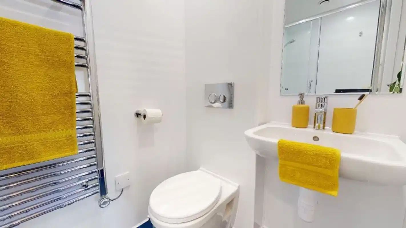 Common Area?w=400&h=260&fit=crop&q=40&auto=format&trim=auto