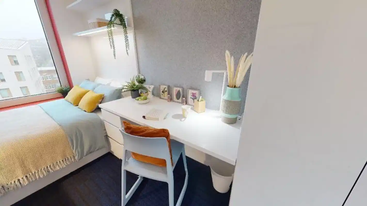 Gold En Suite Plus
